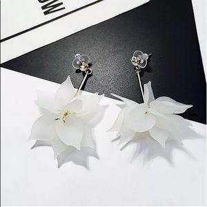 NWOT ✨PEACE LOVE ZEN✨ Crystal Flower Earrings